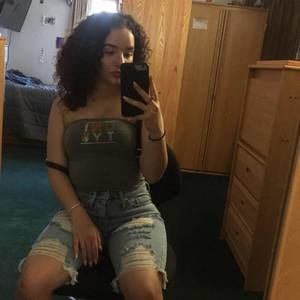 Meet your Posher, Brittney